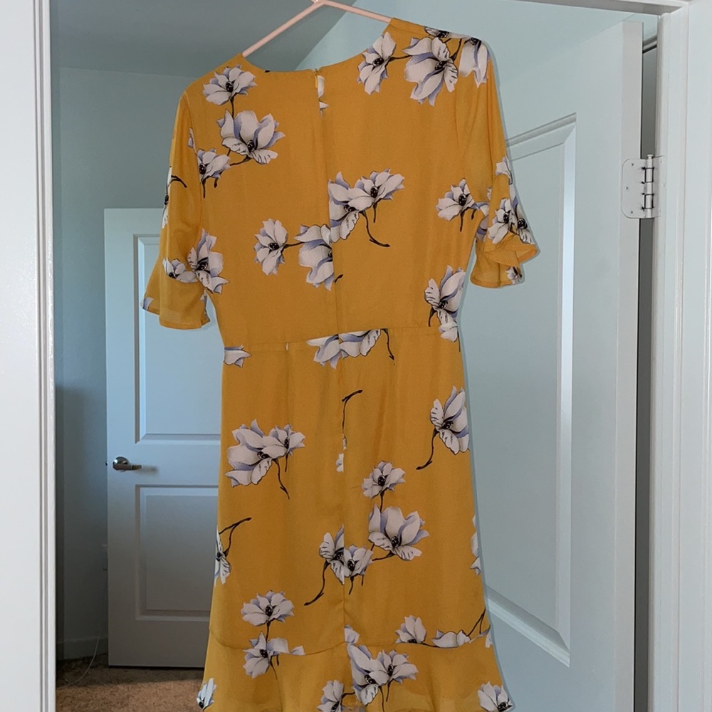Yellow Dress - Picture 4 of 5